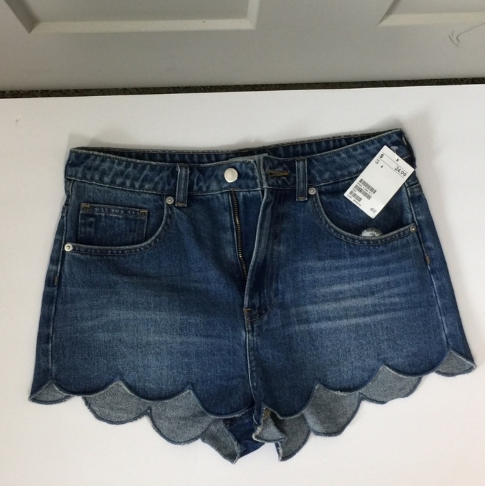 Scalloped H&M Shorts